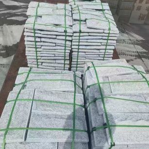 咸宁 芝麻白蘑菇石装车出货