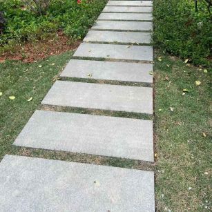 咸宁 芝麻黑小区踏步、汀步石铺装效果