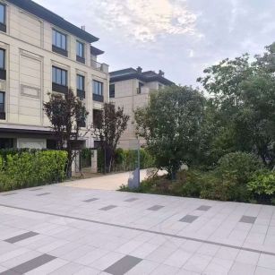 咸宁 芝麻白与芝麻白搭配铺装，尺寸1200*600