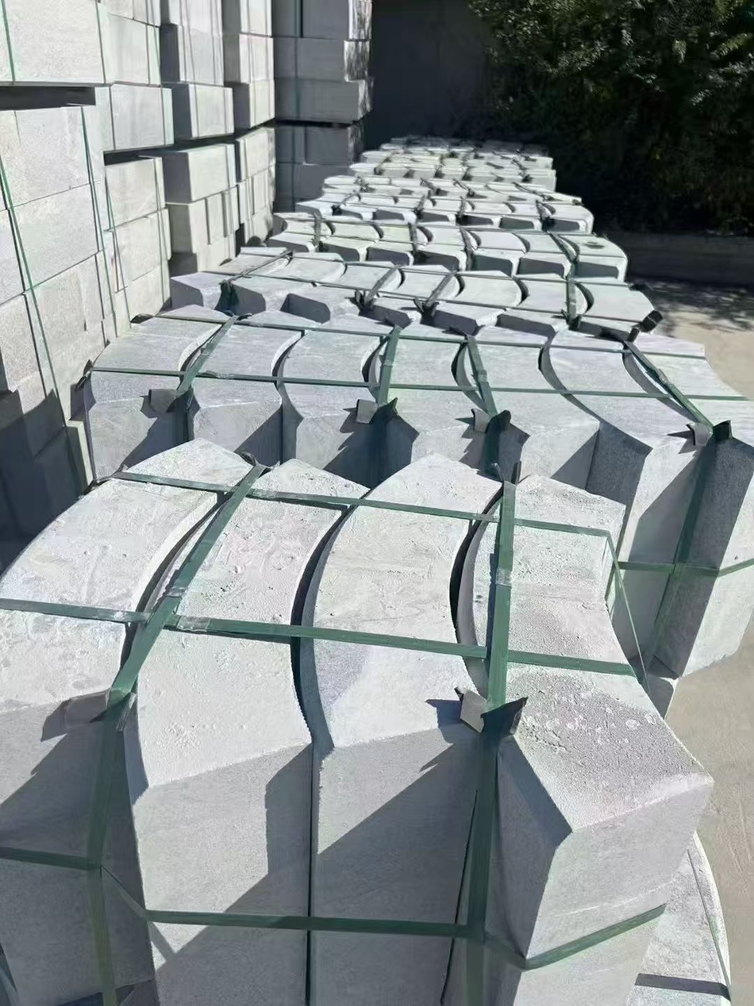 咸宁 芝麻灰弧形路沿石