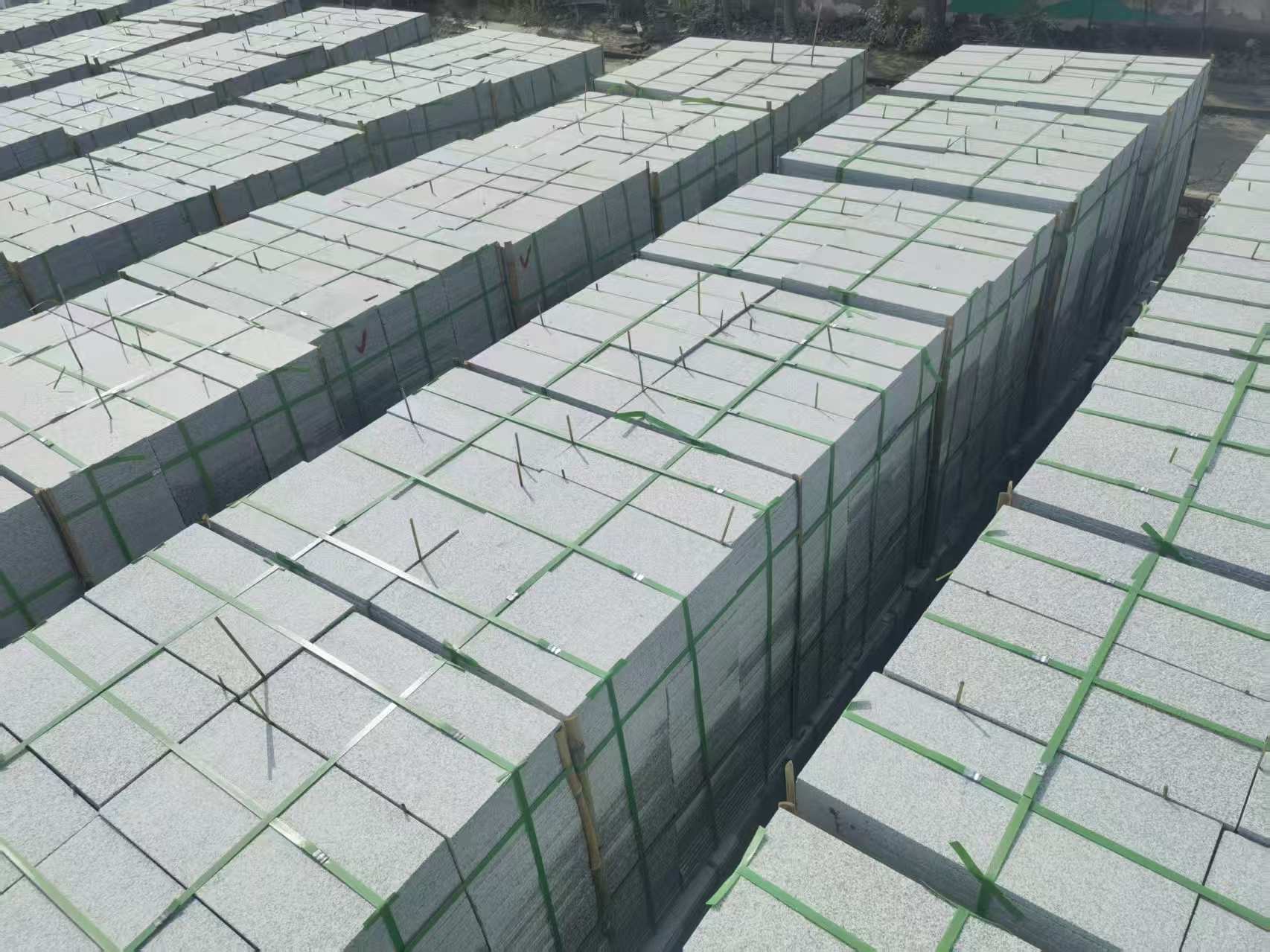 咸宁 芝麻白1.8公分火烧300*600地铺，清仓大甩卖