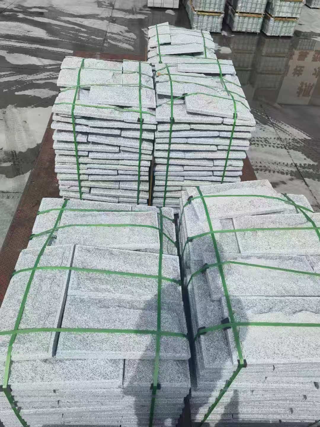 咸宁 芝麻白蘑菇石装车出货