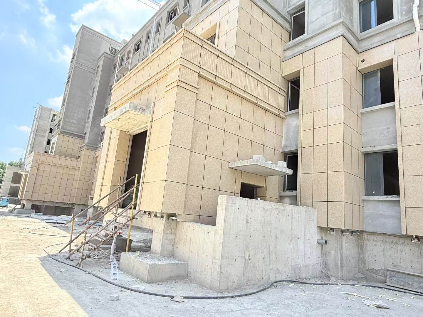 咸宁 黄金麻干挂，工地实拍