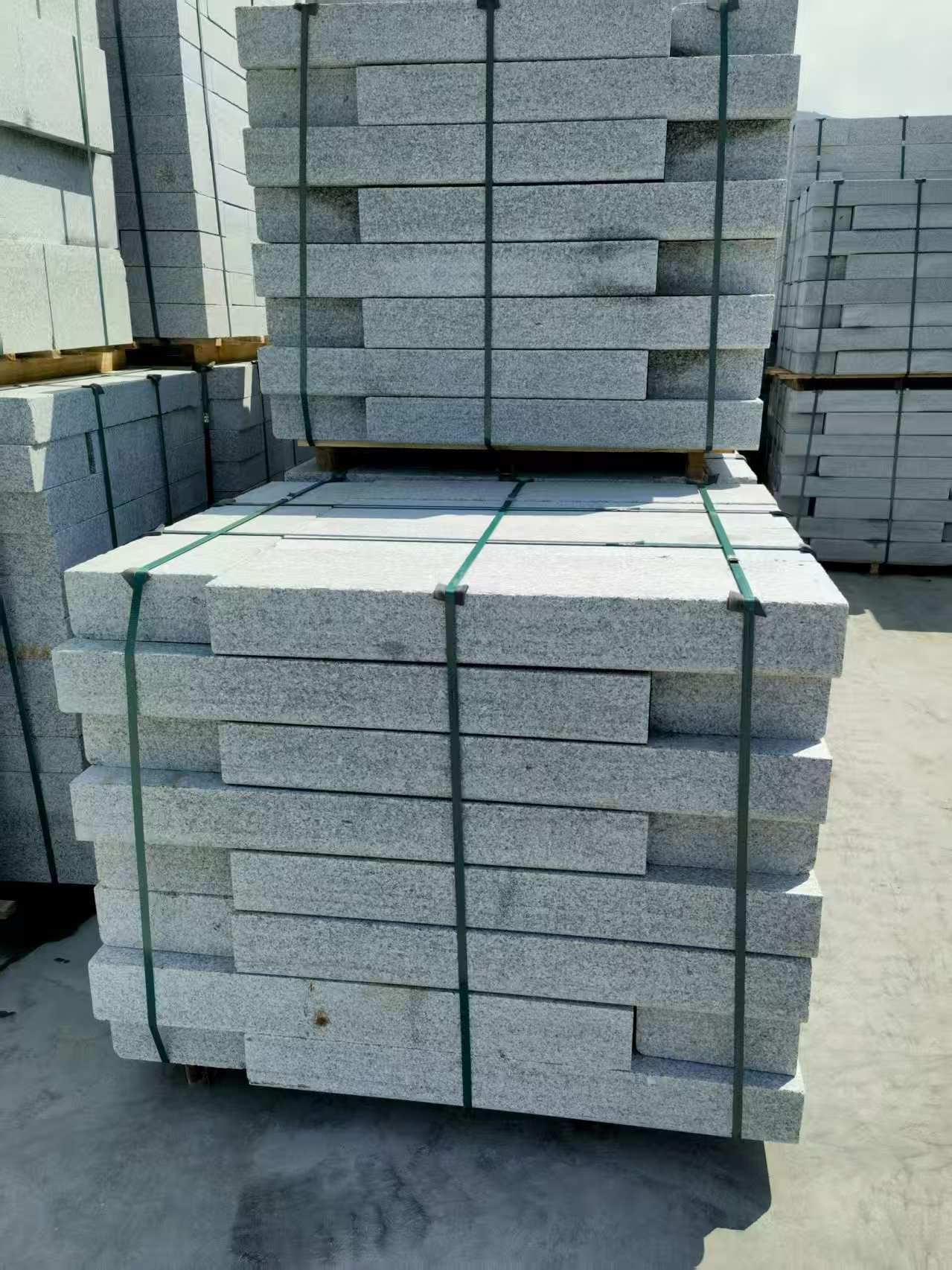 咸宁 芙蓉白花岗岩路沿石、平石尺寸标准，色泽均匀