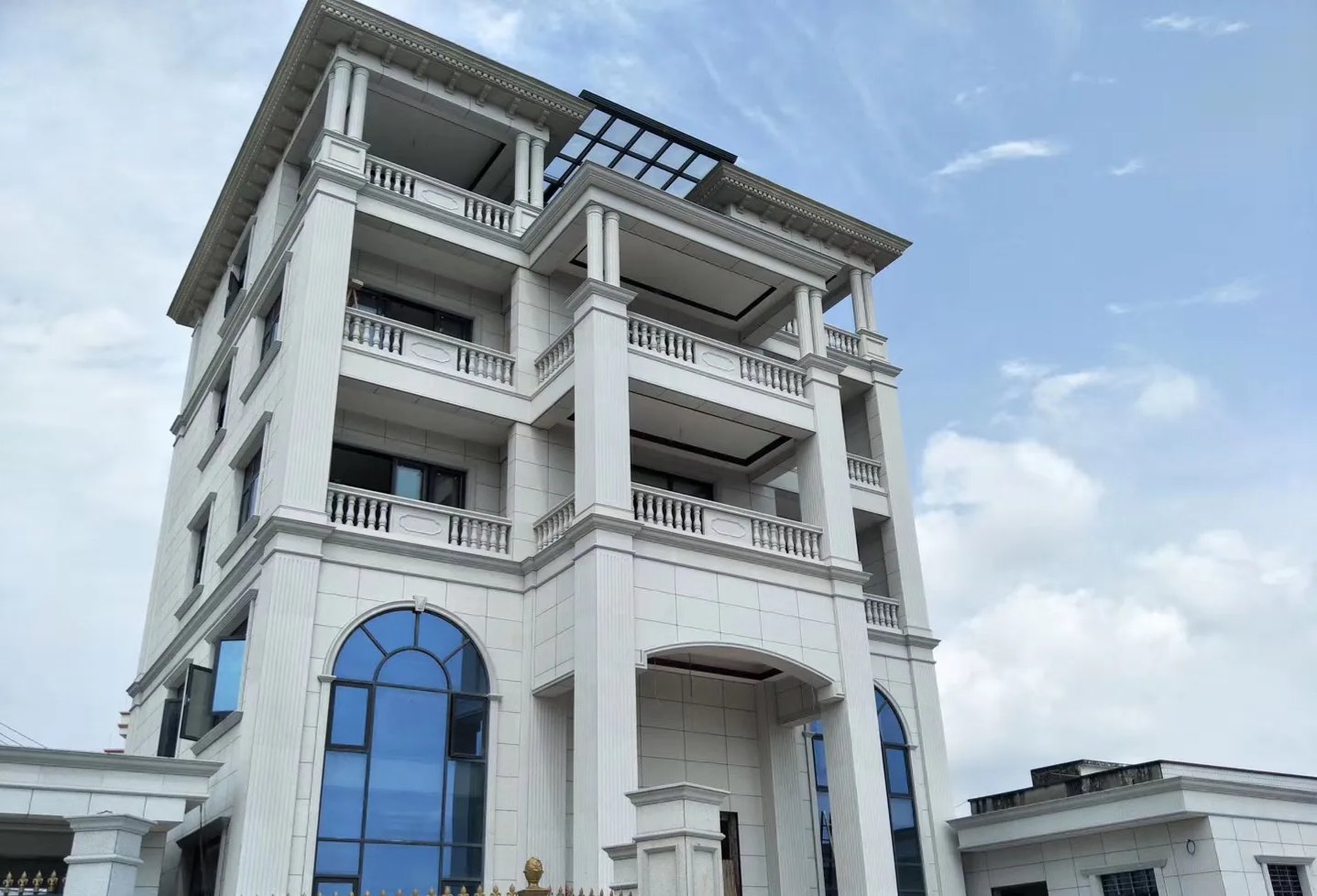 咸宁芝麻白别墅干挂效果展示