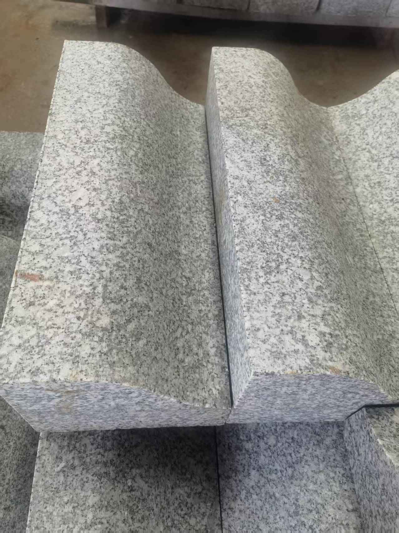 咸宁芙蓉白S型拉丝面路沿石